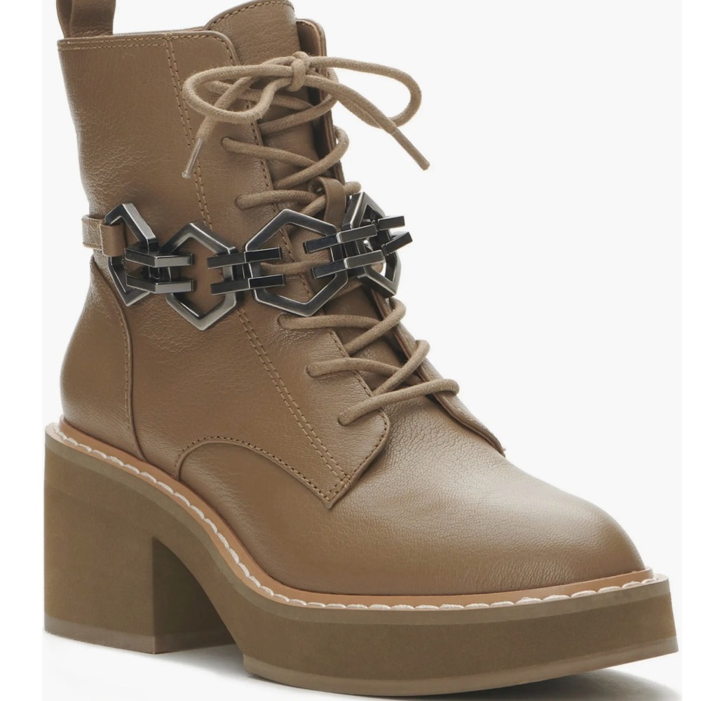 🌸VINCE CAMUTO🌸 Keltana Boot Size: 7.5